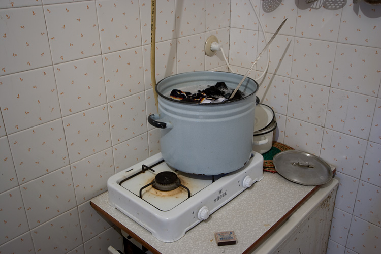 Zurck in unserer Unterkunft wurde erst einmal die Wsche gewaschen, also einfach nur nass gemacht. (c) Christoph Riegler
